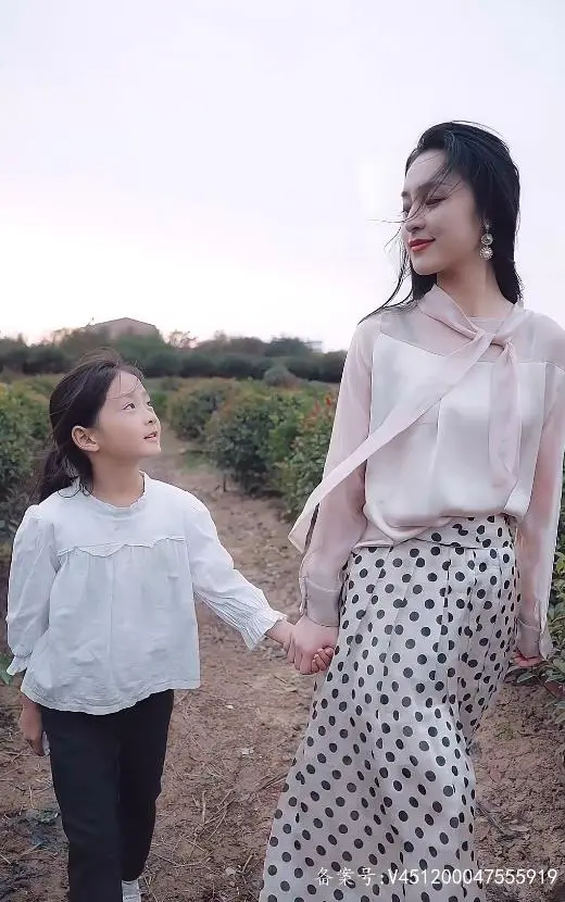 《不装了，我真是女总裁》：职场女强人的搞笑伪装与逆袭故事，让你笑中带泪的成长之旅